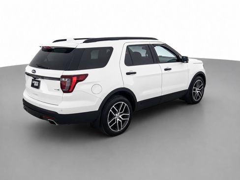 Used 2017 Ford Explorer Sport w/ Equipment Group 401A AWD/4WD image 5