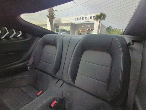 Used 2017 Ford Mustang Coupe RWD image 13