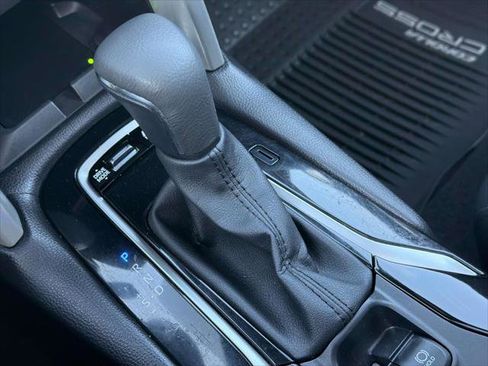 Certified 2024 Toyota Corolla Cross XSE image 19