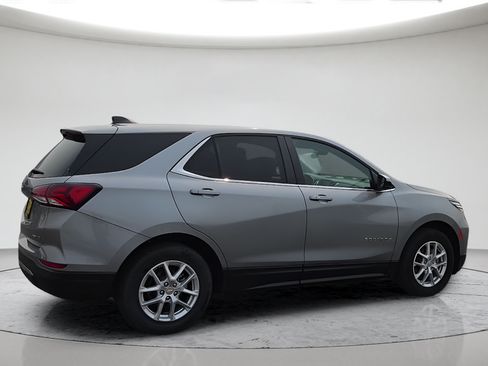Used 2024 Chevrolet Equinox LT AWD/4WD image 5