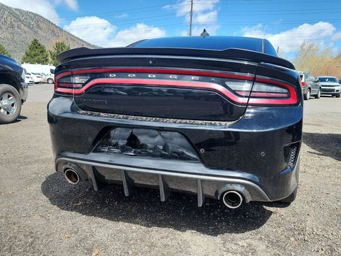 Used 2017 Dodge Charger R/T image 4