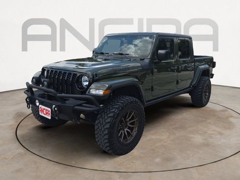 Used 2023 Jeep Gladiator Sport AWD/4WD image 6