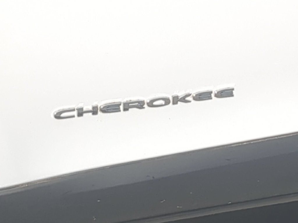 Certified 2022 Jeep Cherokee Latitude Lux AWD/4WD image 10