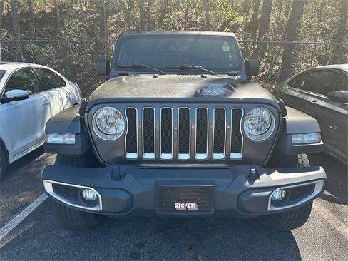 Used 2018 Jeep Wrangler Unlimited Sahara image 2