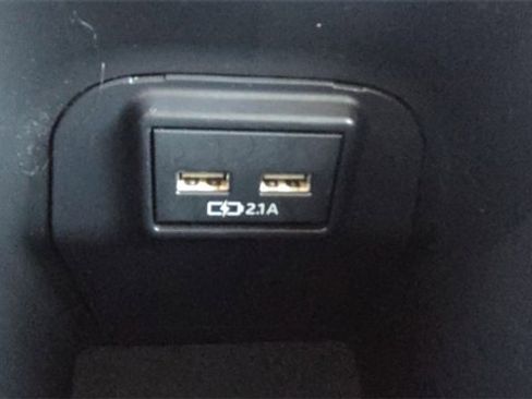 Used 2021 Toyota RAV4 XLE image 31