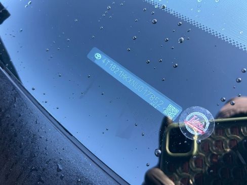 Used 2022 Toyota Camry Hybrid image 34