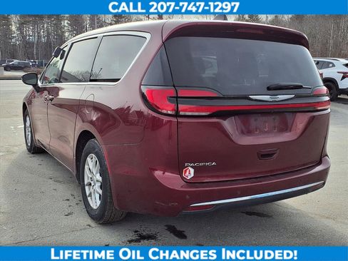 Used 2023 Chrysler Pacifica Touring-L image 8