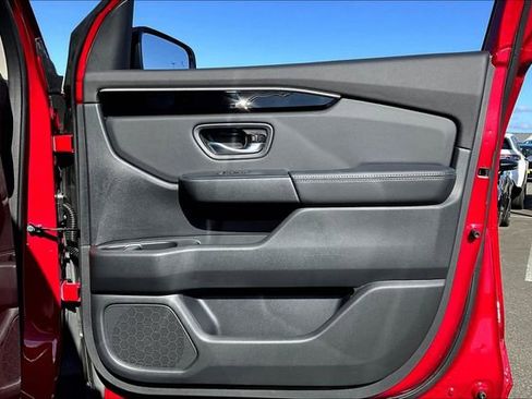 New 2025 Honda Pilot Touring image 29