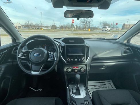 Used 2017 Subaru Impreza 2.0i Premium image 10