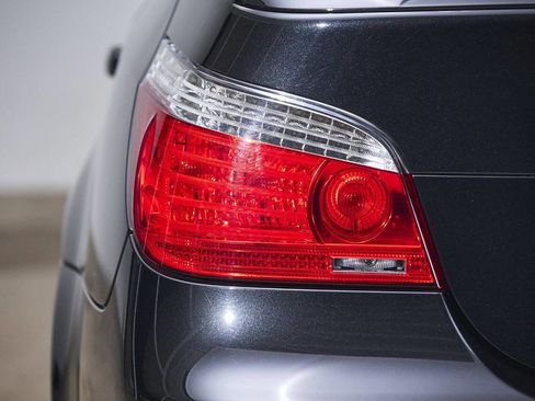 Used 2008 BMW M5 image 4