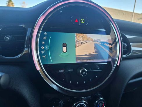 Used 2022 MINI Cooper 2-Door Hardtop image 22