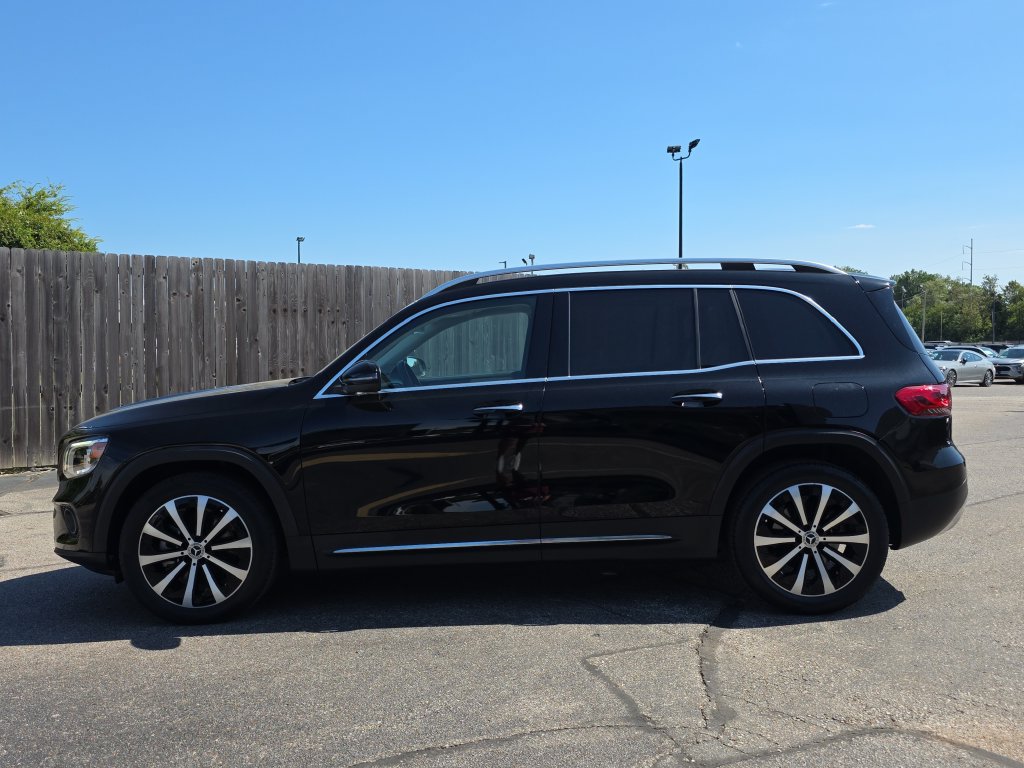 Certified 2022 Mercedes-Benz GLB 250 4MATIC image 2