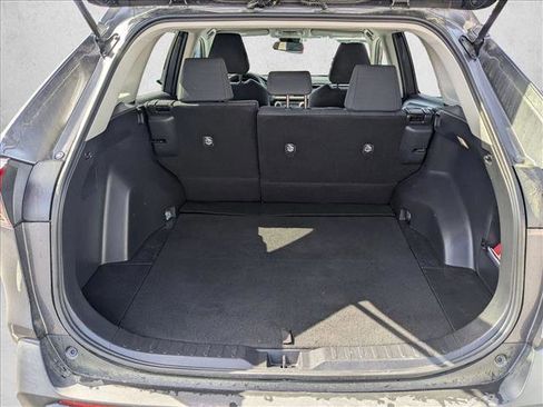Used 2022 Toyota RAV4 LE FWD image 6
