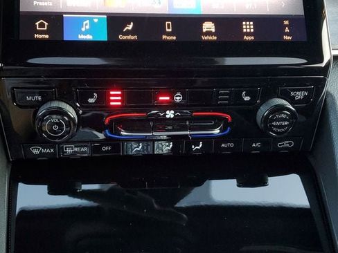 New 2025 Jeep Grand Cherokee L Limited image 32