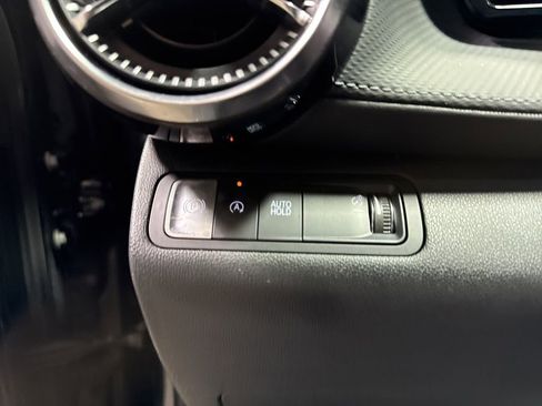 Used 2025 Chevrolet Equinox LT FWD image 21