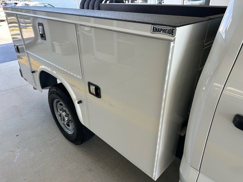 New 2026 Ford F250 XL w/ XL Chrome Package image 10