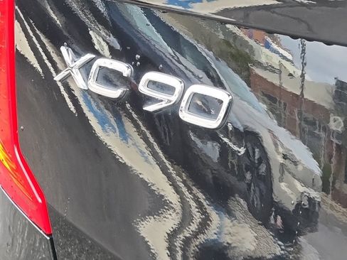Certified 2023 Volvo XC90 B6 Plus w/ Protection Package Premier image 8