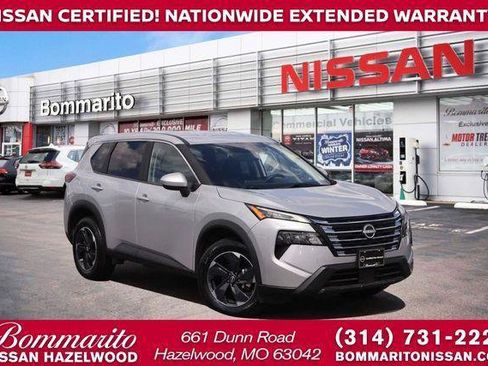 Used 2025 Nissan Rogue SV AWD/4WD image 1