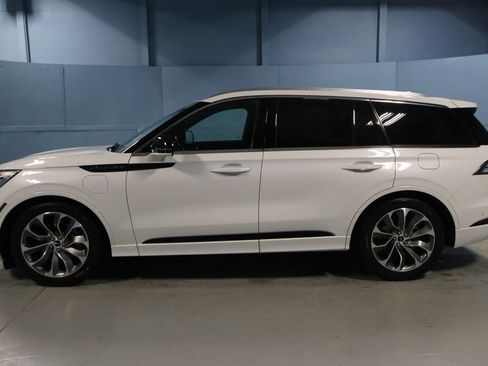 Used 2023 Lincoln Aviator Grand Touring w/ Equipment Group 301A AWD/4WD image 32