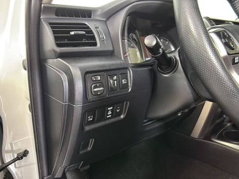 Used 2022 Toyota 4Runner Limited AWD/4WD image 23