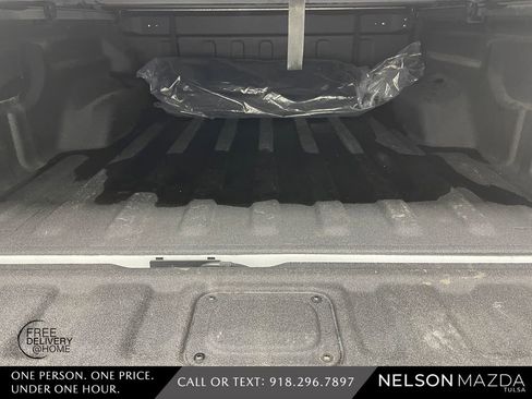 Used 2025 Jeep Gladiator Rubicon AWD/4WD image 32