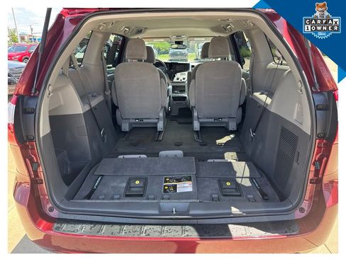 Used 2018 Toyota Sienna LE AWD/4WD image 32