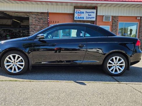 Used 2011 Volkswagen Eos Komfort FWD image 1