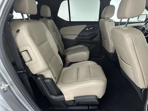 Used 2023 Chevrolet Traverse LT w/ LT Premium Package AWD/4WD image 22
