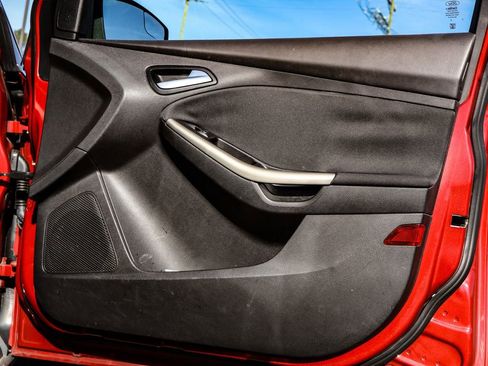 Used 2012 Ford Focus SEL image 38