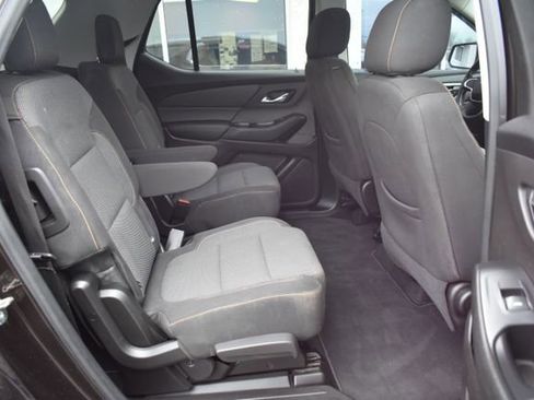 Used 2018 Chevrolet Traverse LT image 41