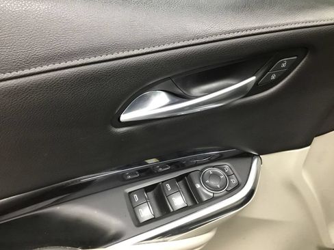 Used 2019 Cadillac XT4 Luxury w/ Cold Weather Package AWD/4WD image 6