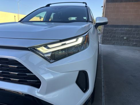 Used 2024 Toyota RAV4 SE w/ Convenience Package image 10