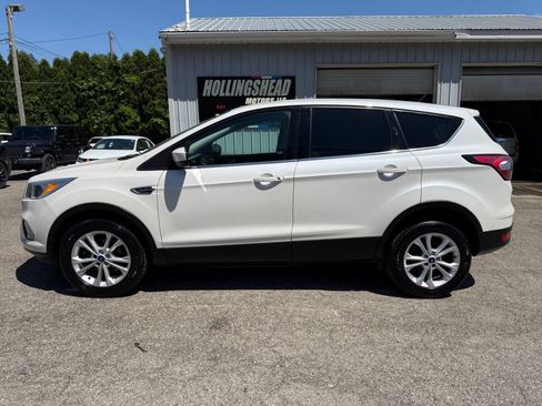 Used 2017 Ford Escape SE AWD/4WD image 5