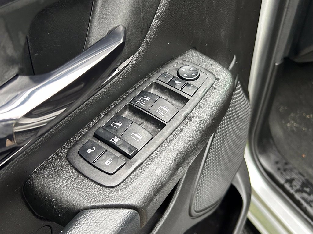 Used 2024 RAM 1500 Big Horn AWD/4WD image 32