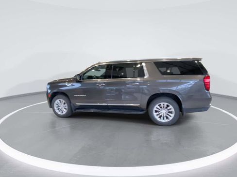 Used 2021 GMC Yukon XL SLT w/ SLT Premium Package AWD/4WD image 5