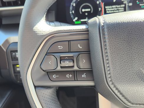 Certified 2025 Toyota 4Runner TRD Off-Road image 18