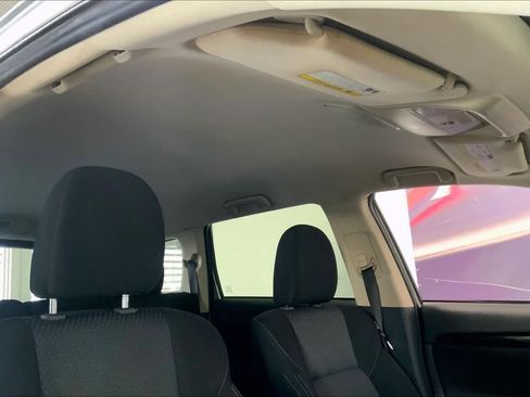 Used 2020 Mitsubishi Outlander ES image 27