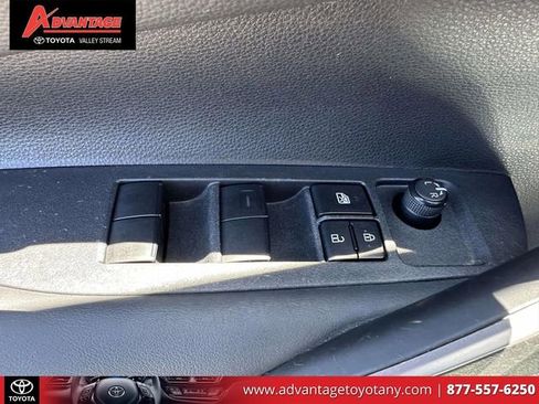 Used 2023 Toyota Corolla SE w/ Carpet Mat Package (TMS) FWD image 20