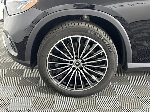 Certified 2025 Mercedes-Benz GLC 300 image 12