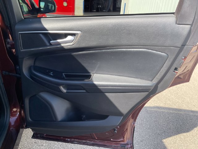 Used 2016 Ford Edge SEL w/ Equipment Group 201A AWD/4WD image 34