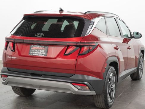 Used 2025 Hyundai Tucson SEL FWD image 14