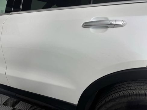 Used 2019 Cadillac XT4 Luxury w/ Cold Weather Package image 28