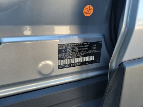 Used 2024 Toyota RAV4 XLE FWD image 31