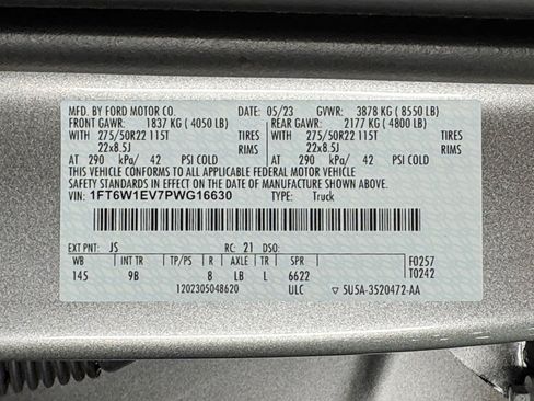 Used 2023 Ford F150 Lightning Platinum image 31