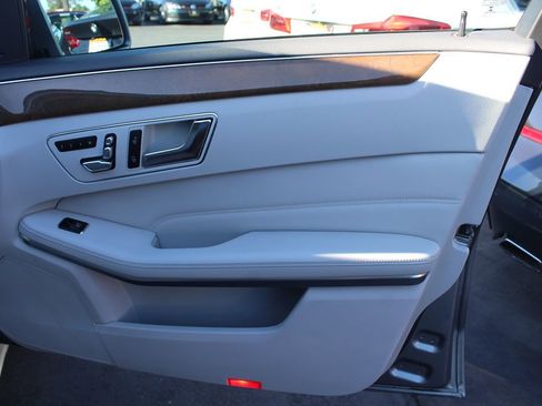 Used 2015 Mercedes-Benz E 350 4MATIC Wagon image 21