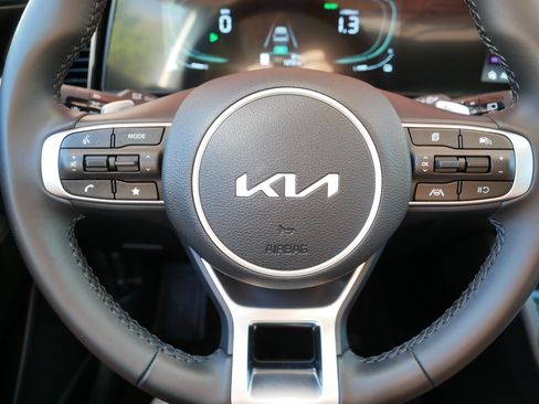 Certified 2024 Kia Sportage EX AWD/4WD image 25