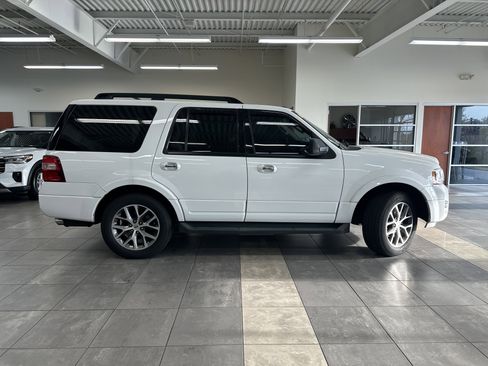Used 2016 Ford Expedition XLT w/ Equipment Group 202A image 11