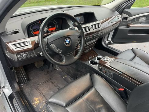 Used 2007 BMW 750i image 20