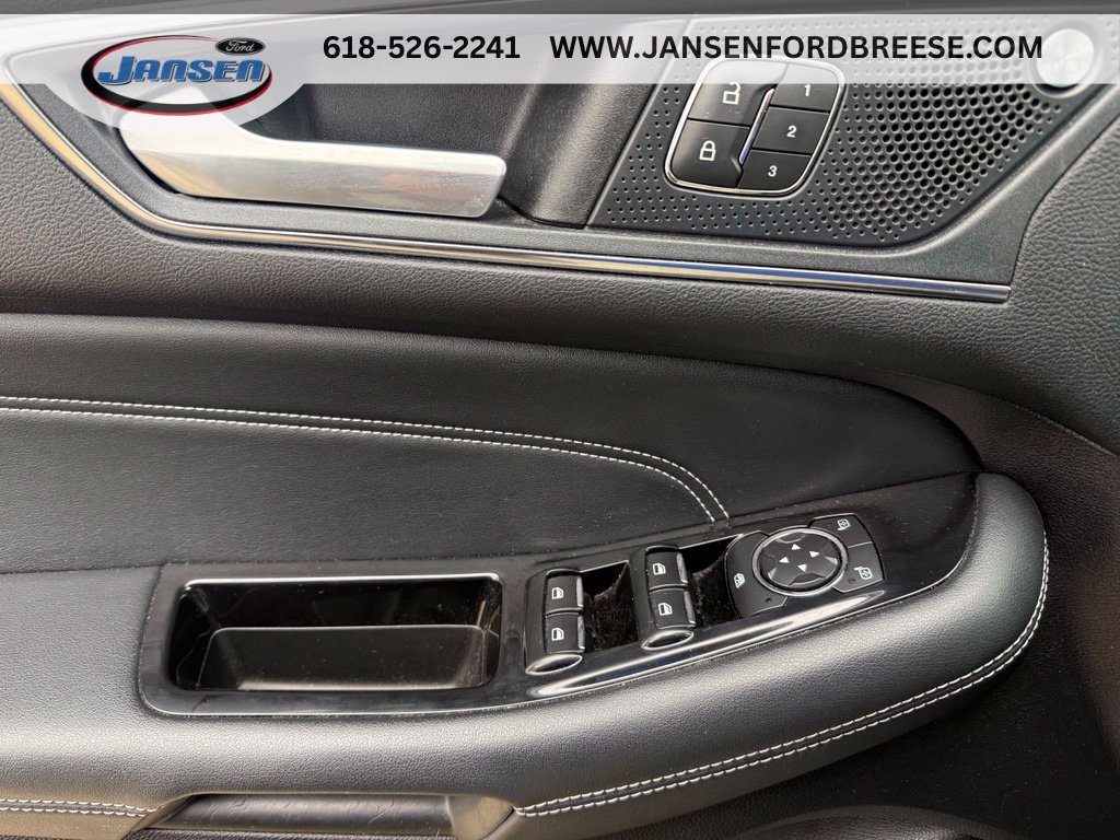 Used 2019 Ford Edge Titanium w/ Equipment Group 301A FWD image 9