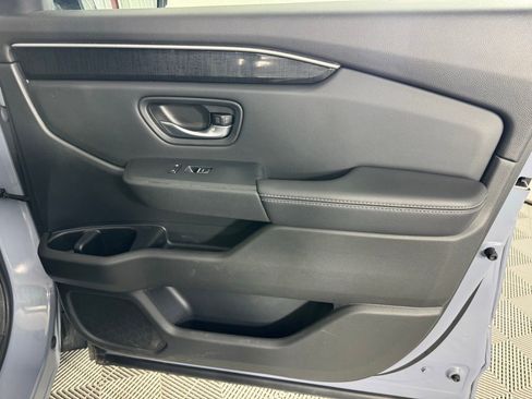 Used 2025 Honda Pilot Elite image 32